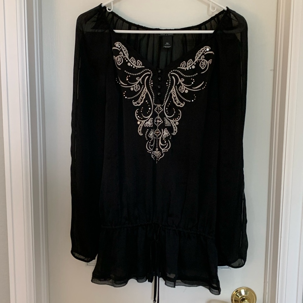 WHBM women’s black embroidered top. Size XS.